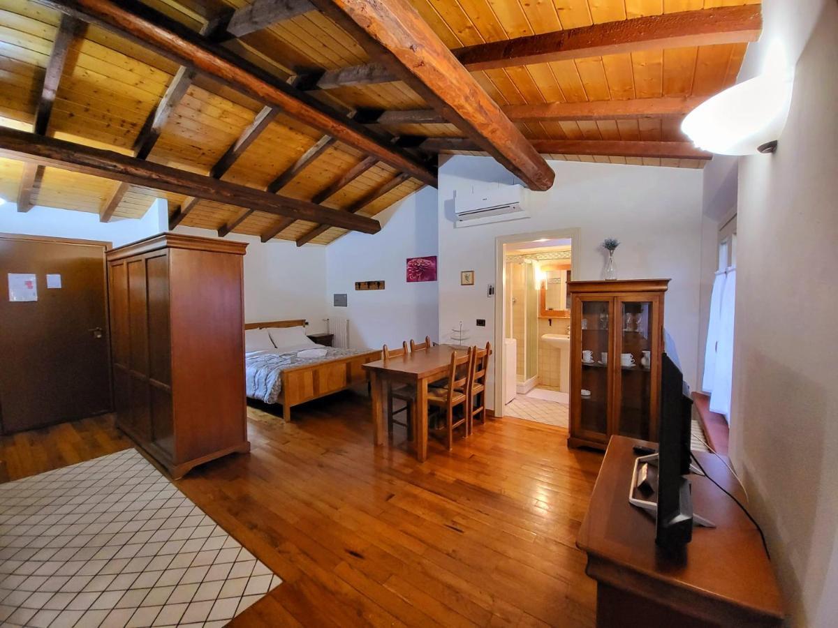 Antico Borgo * Modène