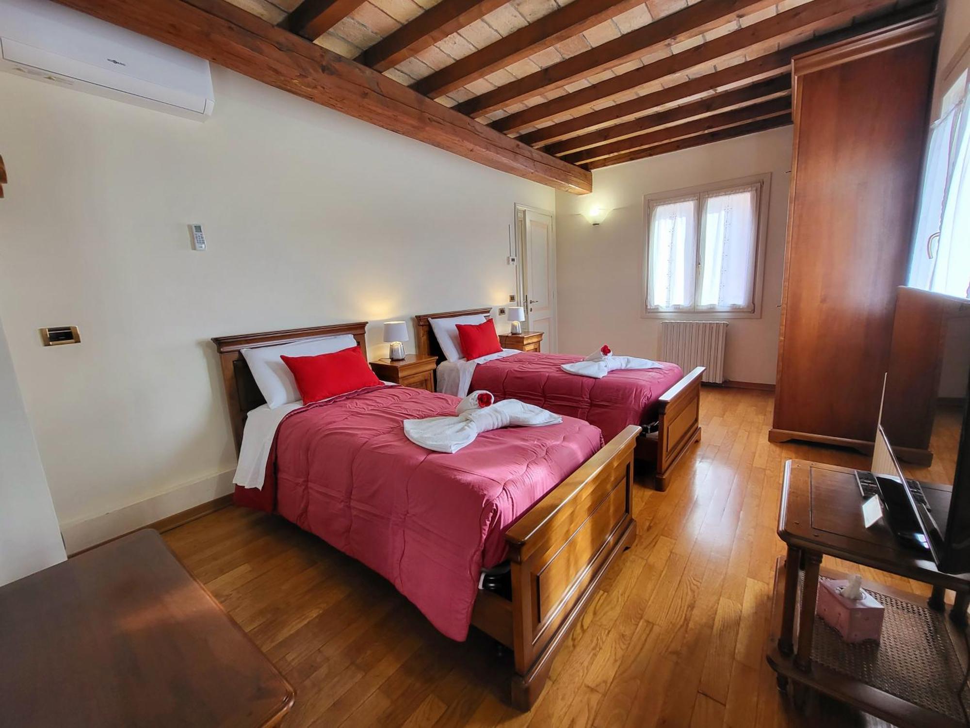 Aparthotel Antico Borgo Modena